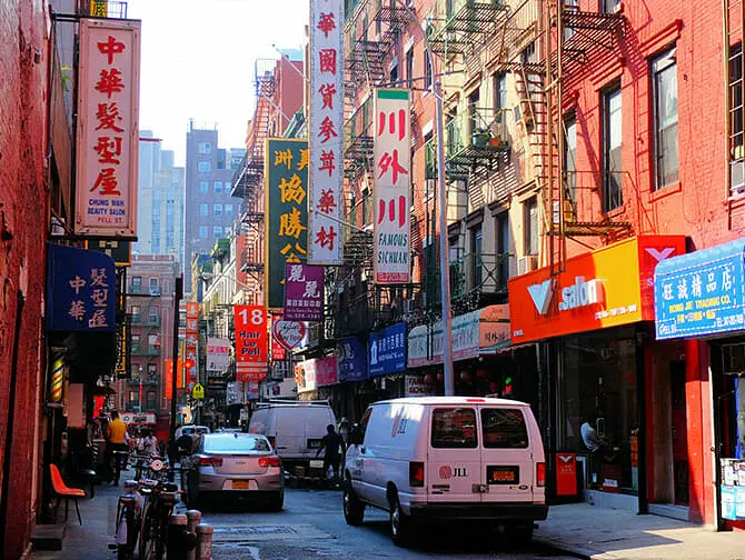 Mitä tehdä New Yorkin Chinatownissa - Tyypillisiä rakennuksia