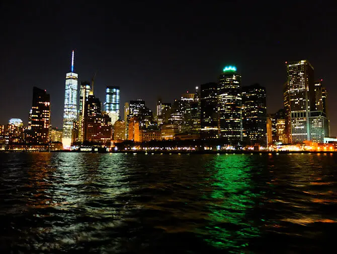 Bateaux New York illallisristeily - Brooklynin silta