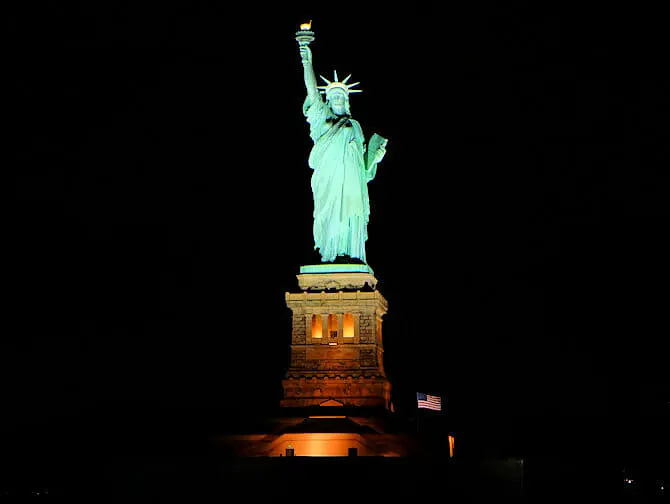 Bateaux New York -illallisristeily - vapaudenpatsas
