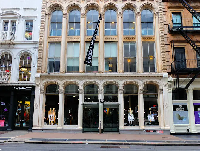Bloomingdales New Yorkissa - legendaarinen paperikassi