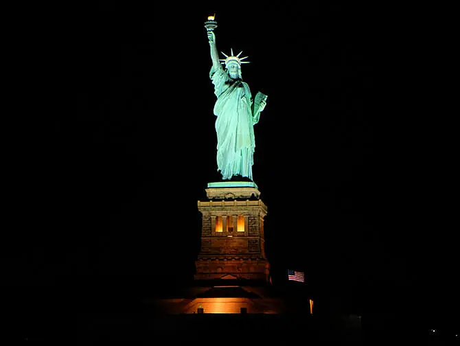 Vapaudenpatsas-risteily auringonlaskun aikaan - Lady Liberty