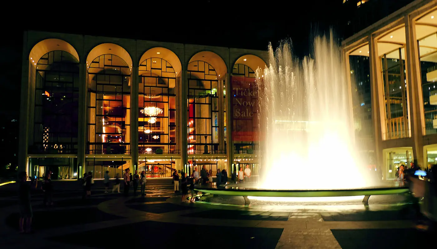 Lincoln Center New Yorkissa - Lincoln Center yöllä