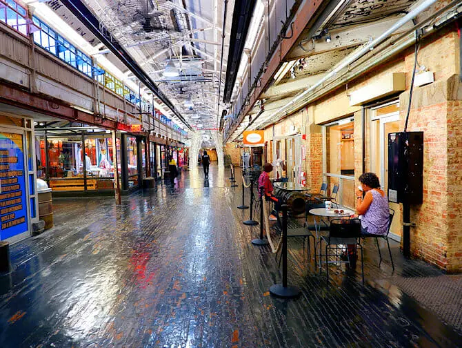 Torit New Yorkissa - Chelsea Market -käytävä