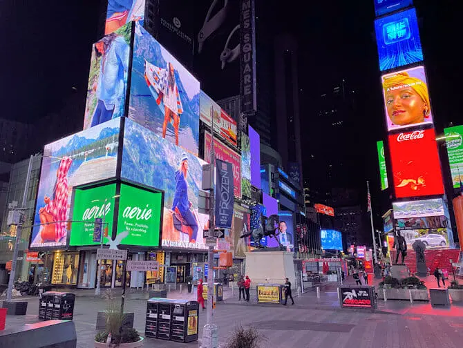 Mitä tehdä Times Squarella - Illalla