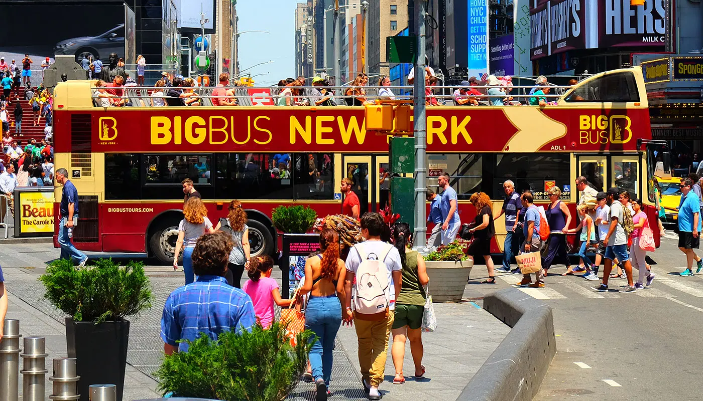 Big Bus New Yorkissa - Times Squaren läpi