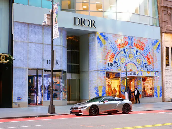 Shoppailu Upper East Sidella New Yorkissa - Näyteikkunoita