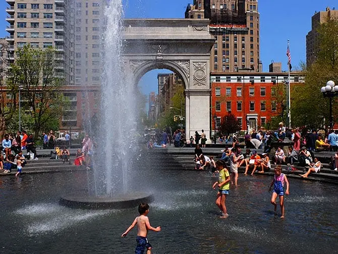 Puistot New Yorkissa - Washington Square Park