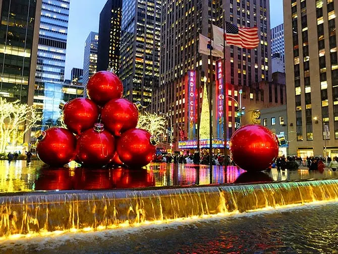 joulukoristeita new yorkissa
