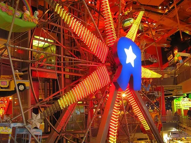Toys R Us Times Squarella
