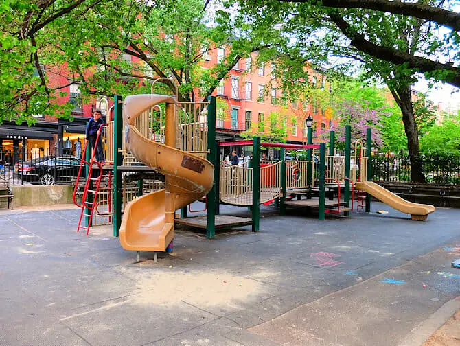 Leikkipuistot New Yorkissa - Bleecker Street