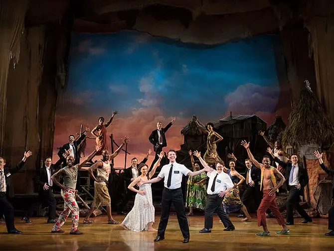 Book of Mormon Broadway-liput - Paikallisten kanssa