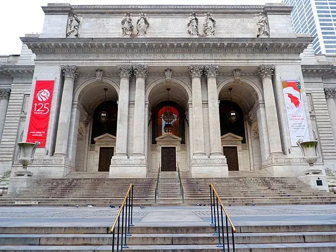 New Yorkin arkkitehtuurikierros - Public Library