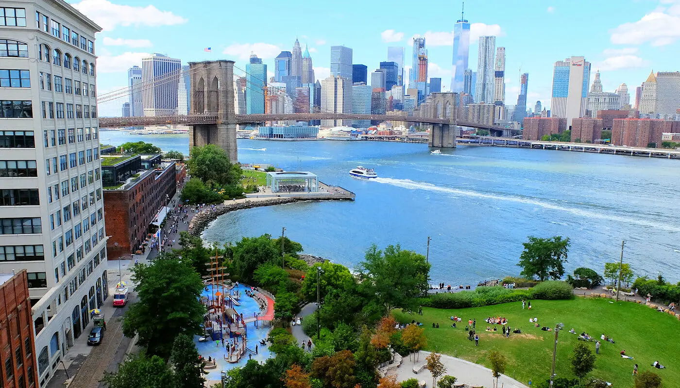 Leikkipuistot New Yorkissa - Main Street Playground