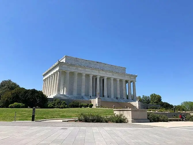 New Yorkista Washington DC:hen päivämatka bussilla - Lincoln Memorial