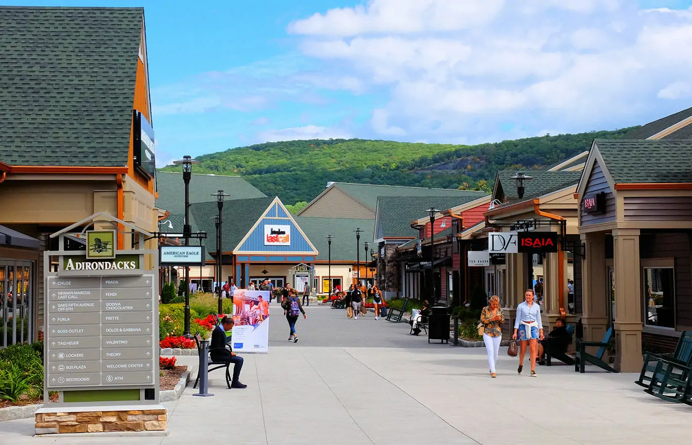 Woodbury Common Premium Outlet New Yorkissa - Shoppailu