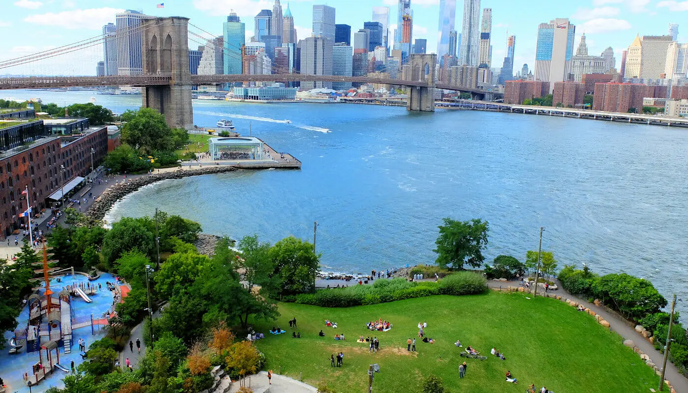 Brooklyn Bridge Park New Yorkissa - ilmasta