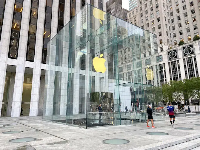 Elektroniikan ostaminen New Yorkissa - Apple Store