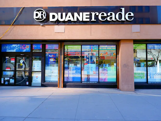 Kosmetiikkaostokset New Yorkissa - Duane Reade