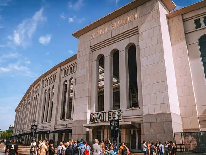 Brooklyn, Queens ja Bronx -kierros - Yankee Stadium