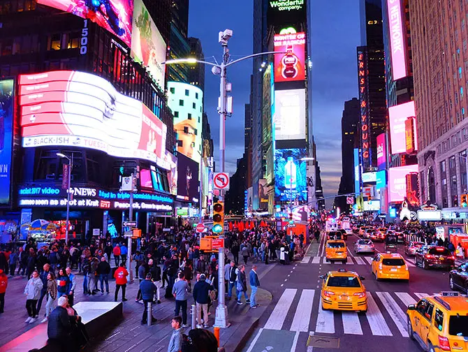 Gray Line Hop on Hop off bussi New Yorkissa Kiertoajelu illalla