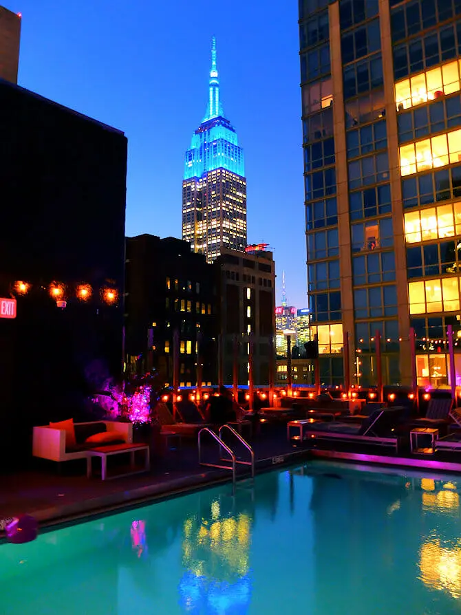 Uinti New Yorkissa - Royalton Hotel