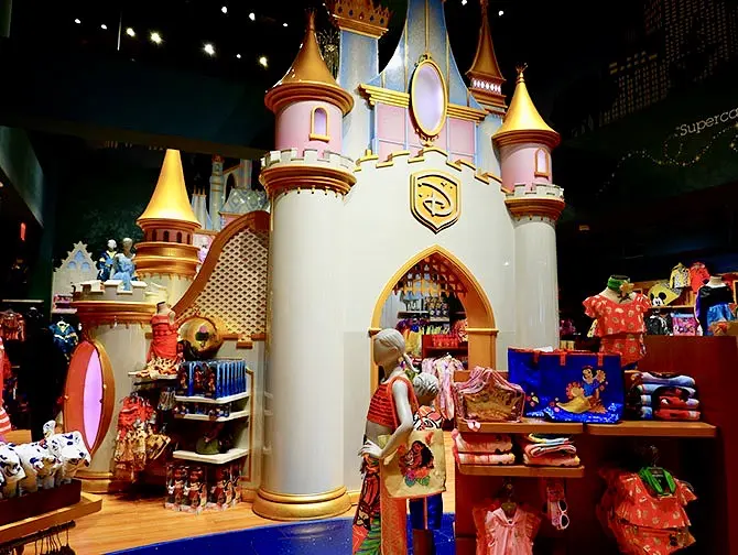 Disney-kauppa Times Squarella - Prinsessalinna