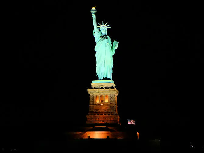 Hudsonjoki-illallisristeily New Yorkissa - jahti