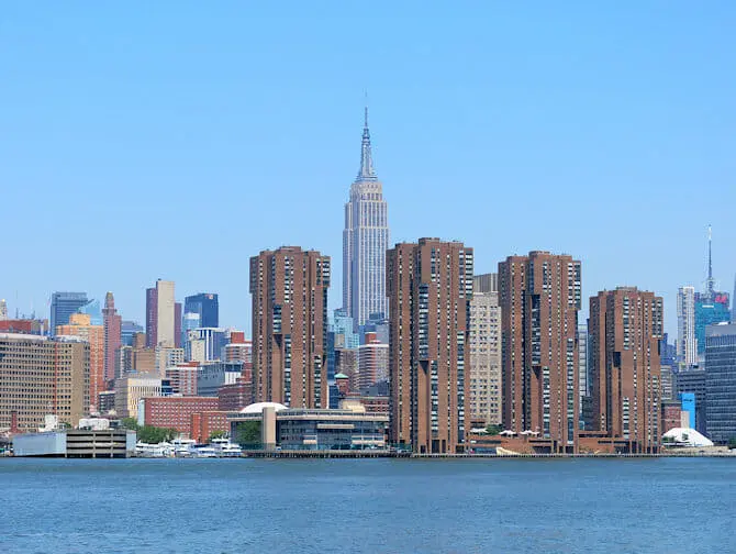 NYC Ferry New Yorkissa - Empire State Building