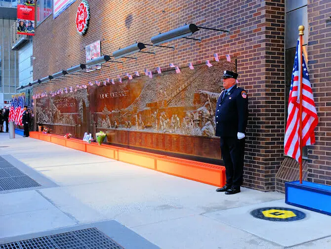 9/11-muistopäivä New Yorkissa - Muistomerkki