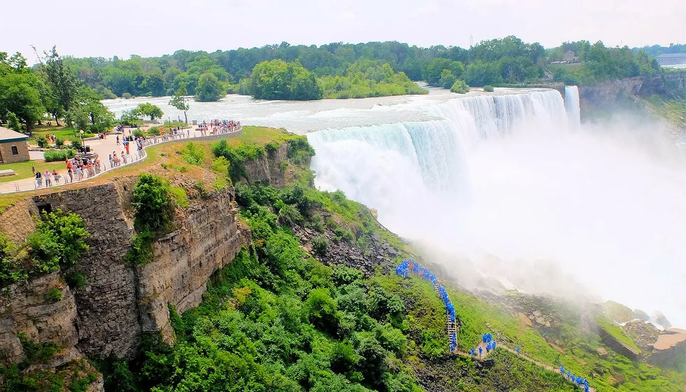 New Yorkista Niagaran putouksille päivämatka bussilla - Näkymät näköalatasanteelta