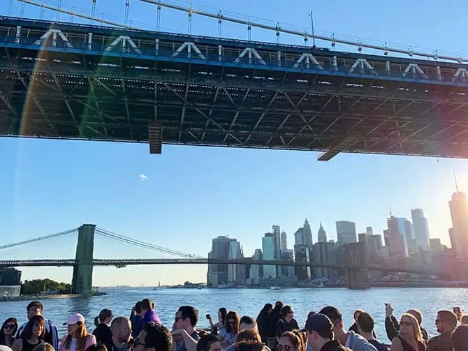 Happy Hour -risteily New Yorkissa - East Riverillä