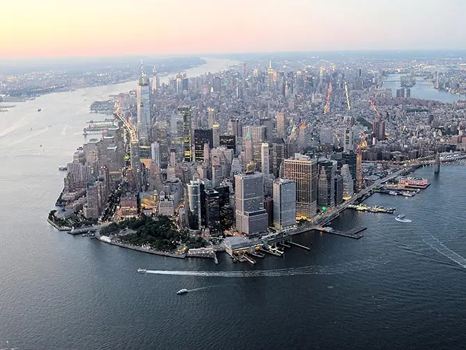 Helikopterilento illalla New Yorkissa - Manhattan