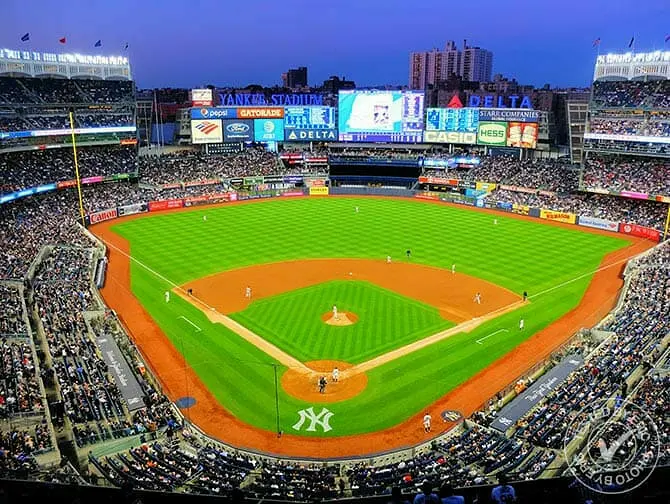 Bronx New Yorkissa- New York Yankees Eric