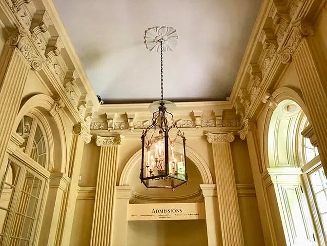 Frick Collection New Yorkissa - Katto
