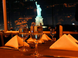 Illallisristeilyt New Yorkissa