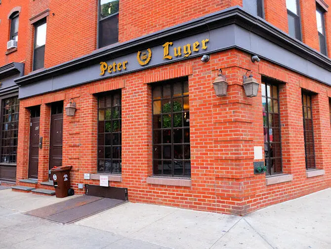 Paras pihviravintola New Yorkissa - Peter Luger