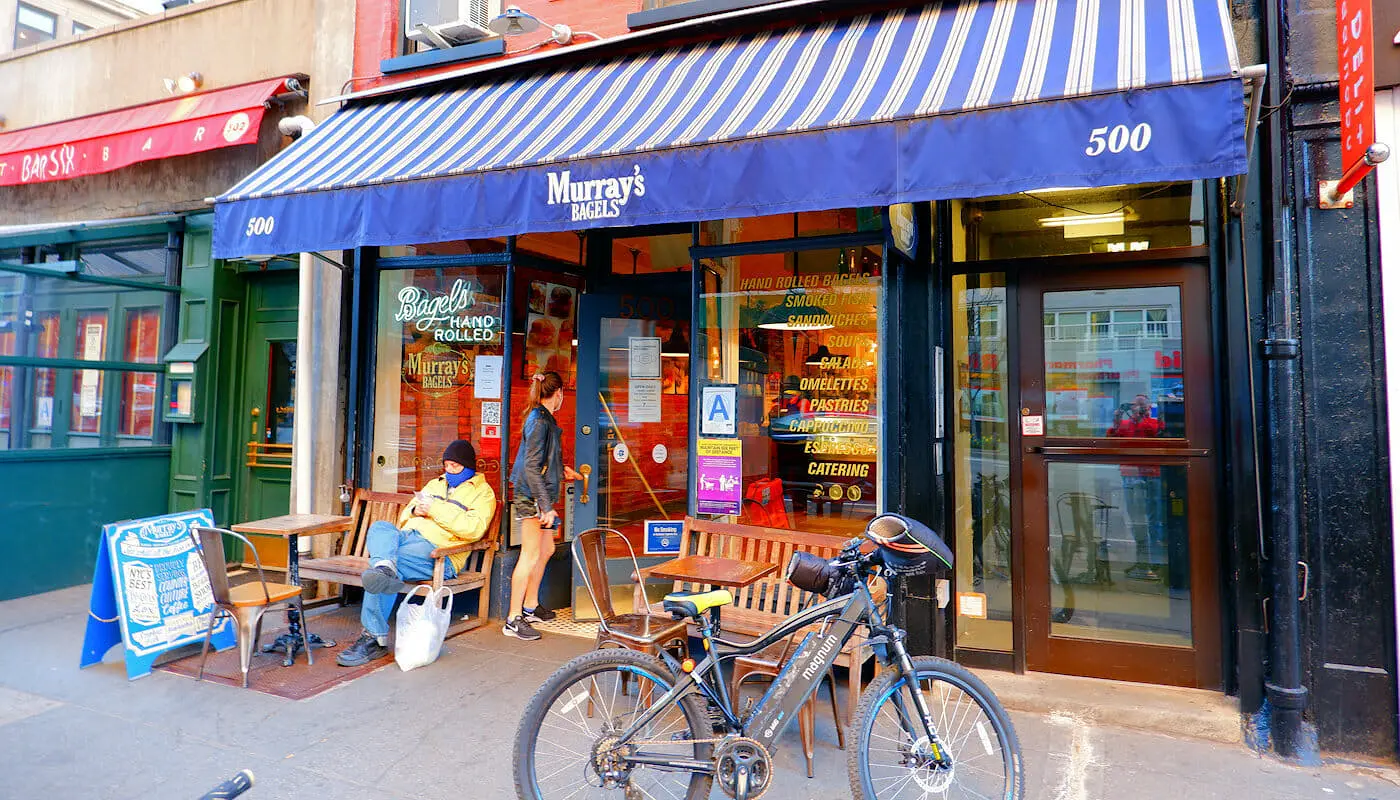 Parhaat bagelit New Yorkissa - Murray's Bagels