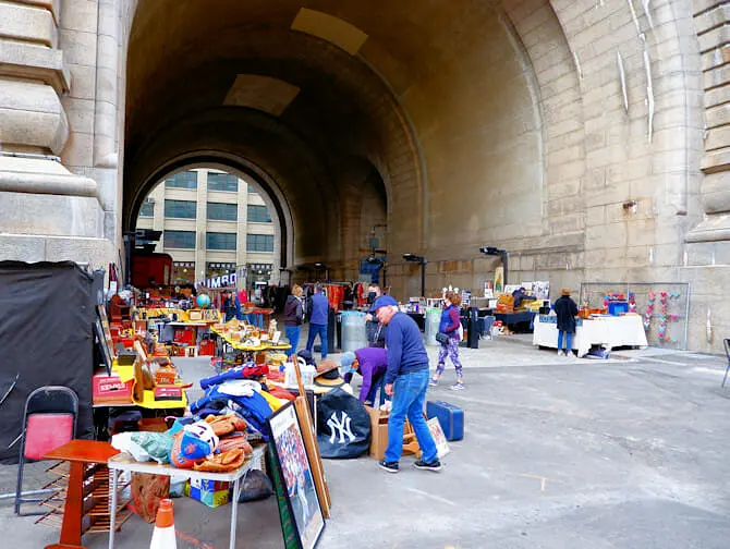Kirpputorit New Yorkissa - Dumbo Flea Market