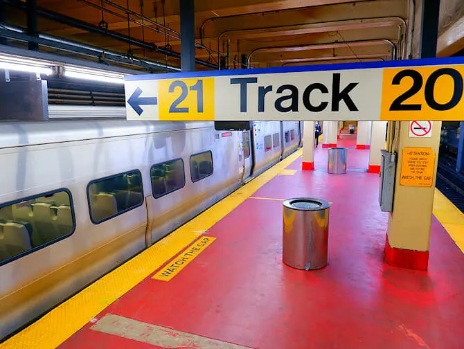 Long Island Rail Road New Yorkissa - LIRR-laituri