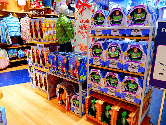 Lelukaupat New Yorkissa - Disney