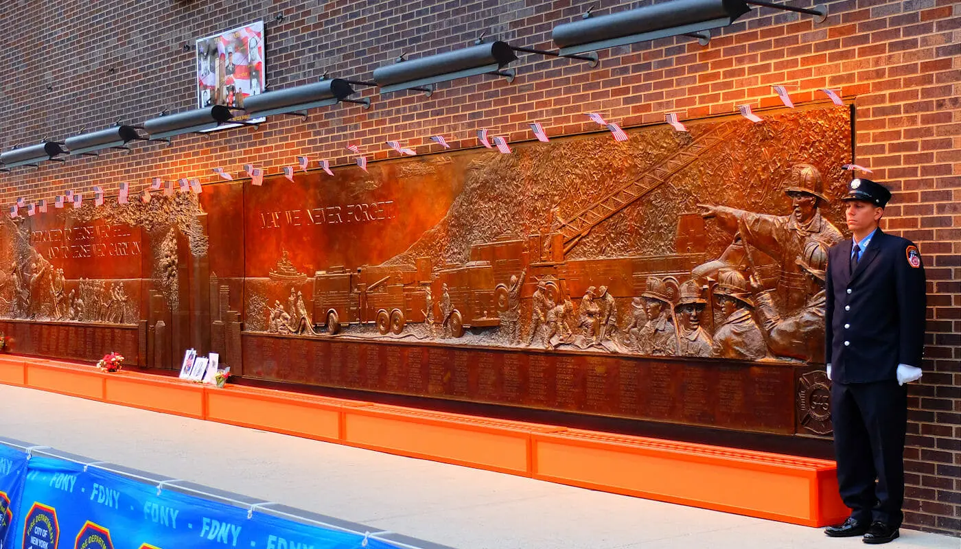 9/11 Memorial Ground Zerolla New Yorkissa - FDNY Memorial Wall