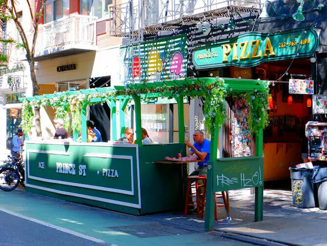 Paras pizza New Yorkissa - Prince Street Pizza NYC