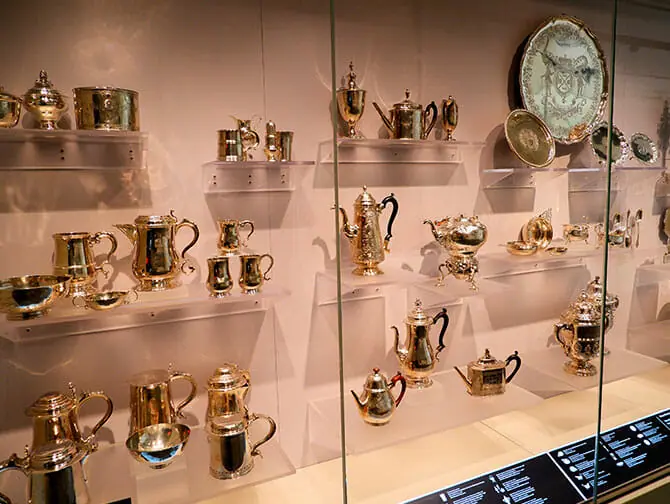 New York Historical Museum - Esineitä