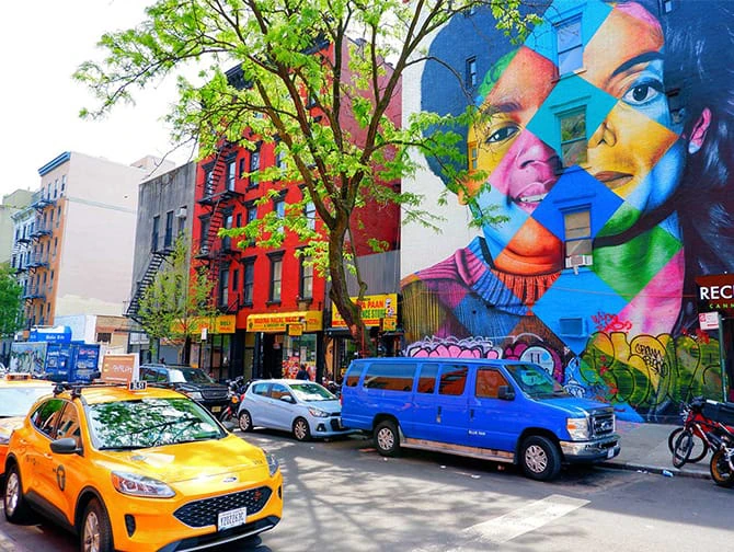 K&auml;velyreitit New Yorkissa - East Village