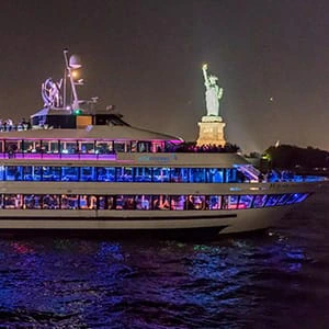 Uudenvuodenaaton risteilyt New Yorkissa - Hornblower Infinity