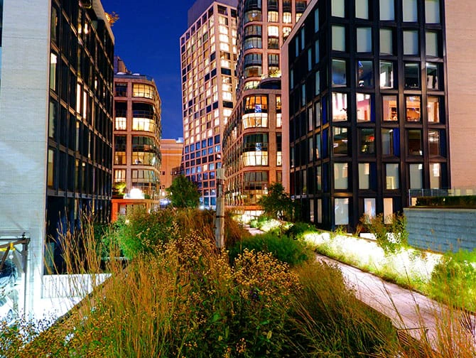 Kävelyreitit New Yorkissa - Iltareitti Greenwich, Meatpacking & High Line kuva