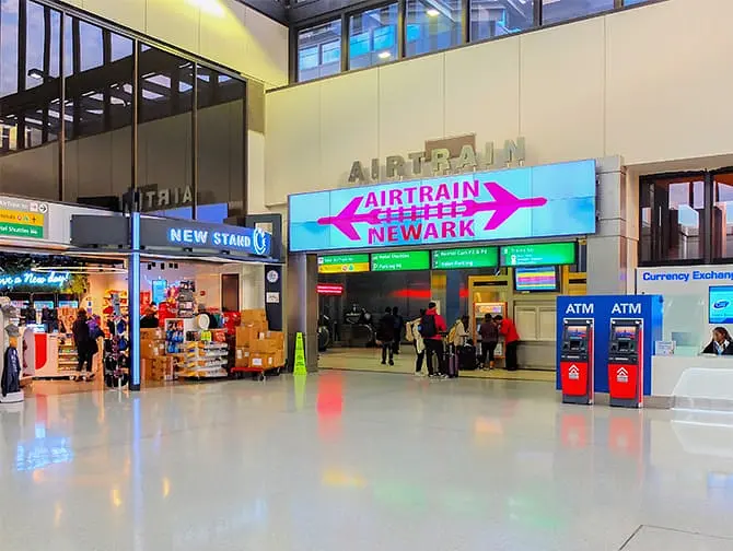 Newarkin kansainvälinen lentokenttä - Newark Airport AirTrain