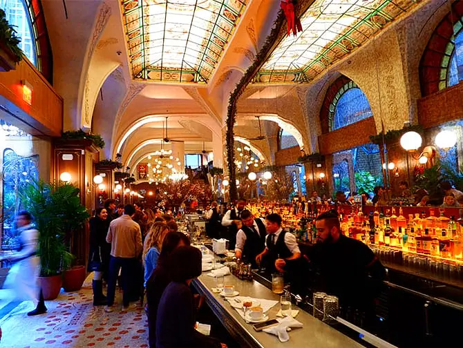 Romanttisia ravintoloita ja baareja New Yorkissa - La Grande Boucherie