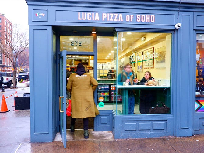 Paras pizza New Yorkissa - Lucia Pizza of SoHo