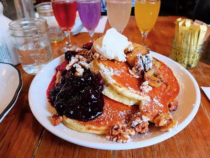 Breakfast New Yorkissa - Bubby's sisältä